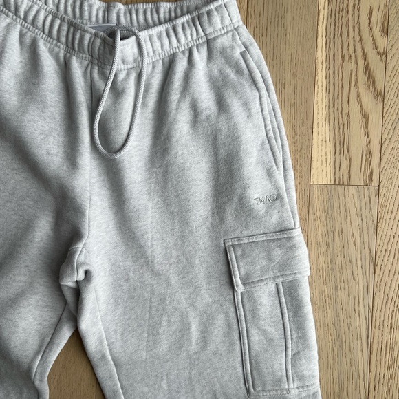 TNA Cozy Fleece Mega Cargo Sweatpant - Picture 10 of 11